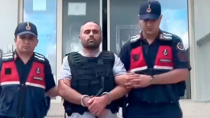بعد اشتباهه بوجود علاقة بينهما: رجل ثلاثيني يقتل زوجته وصهره في تركيا